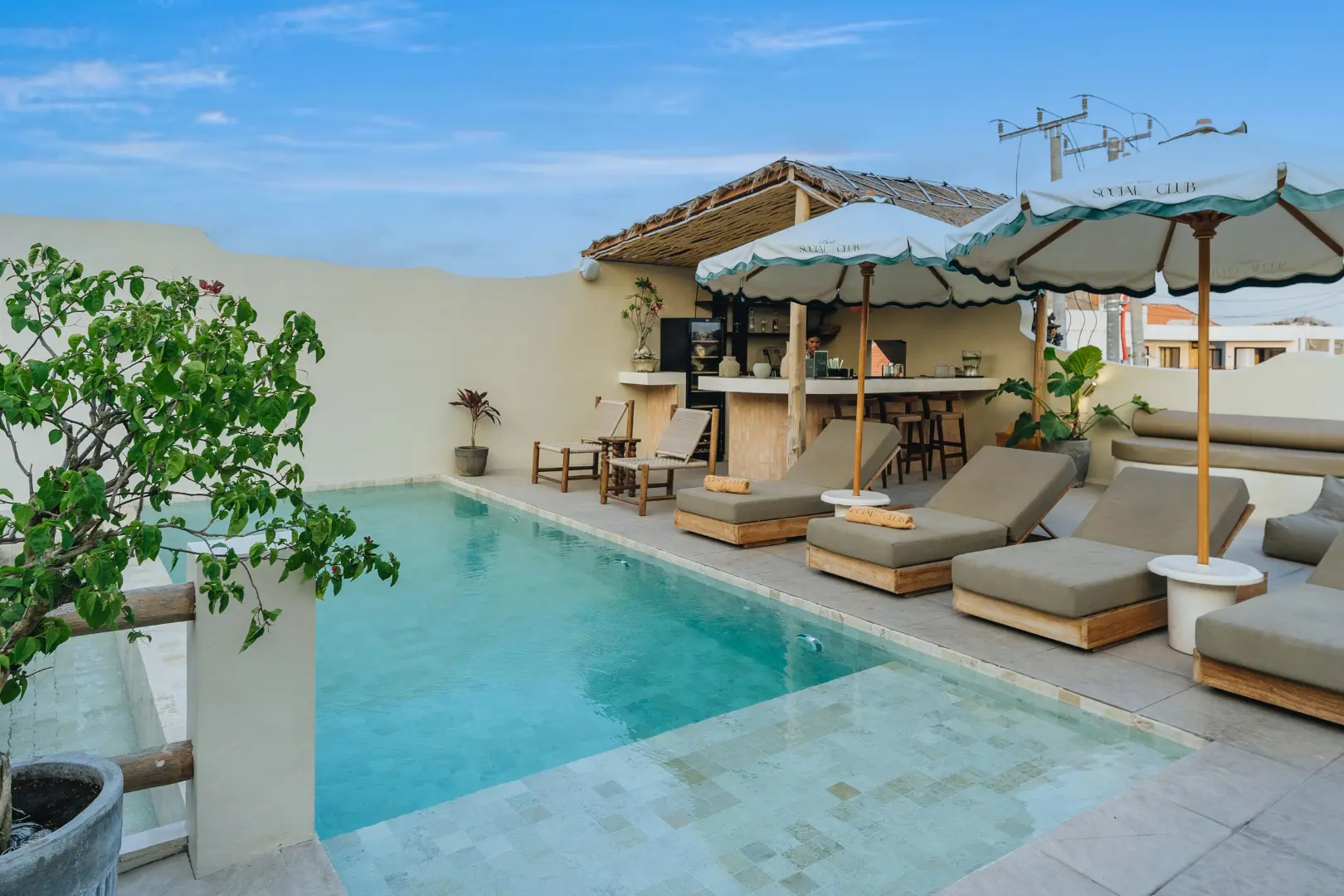 Basen w klubie do padla na Bali